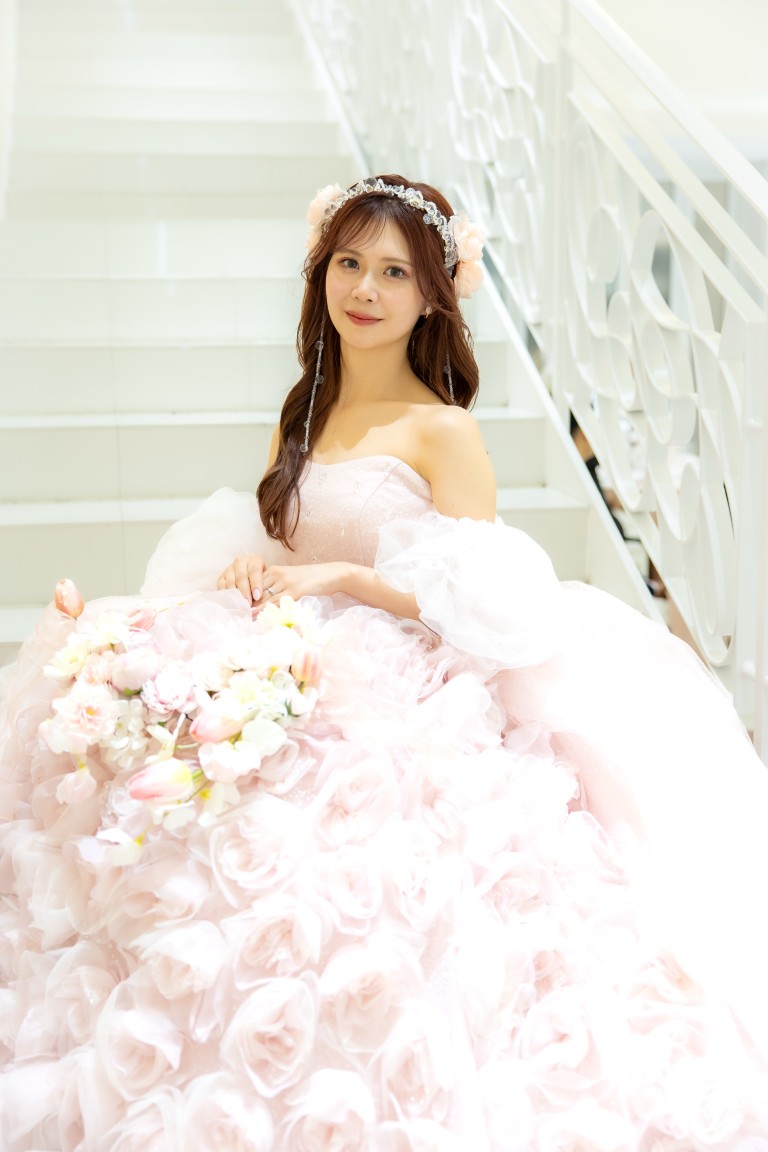 階段での新婦ソロショット